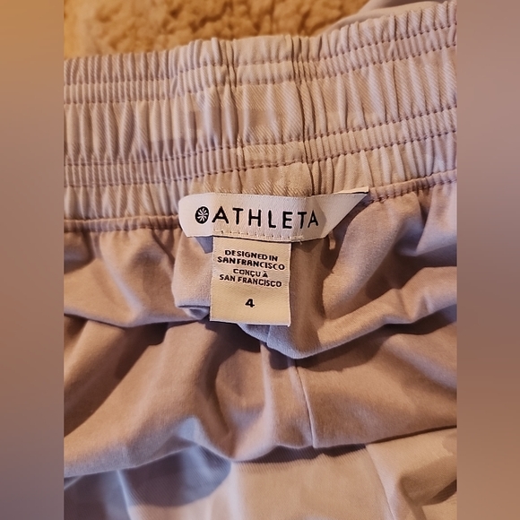 Athleta, NWT, Brooklyn Lined Camo Lux Joggers, Shasta Purple, Size 4 - Picture 12 of 16